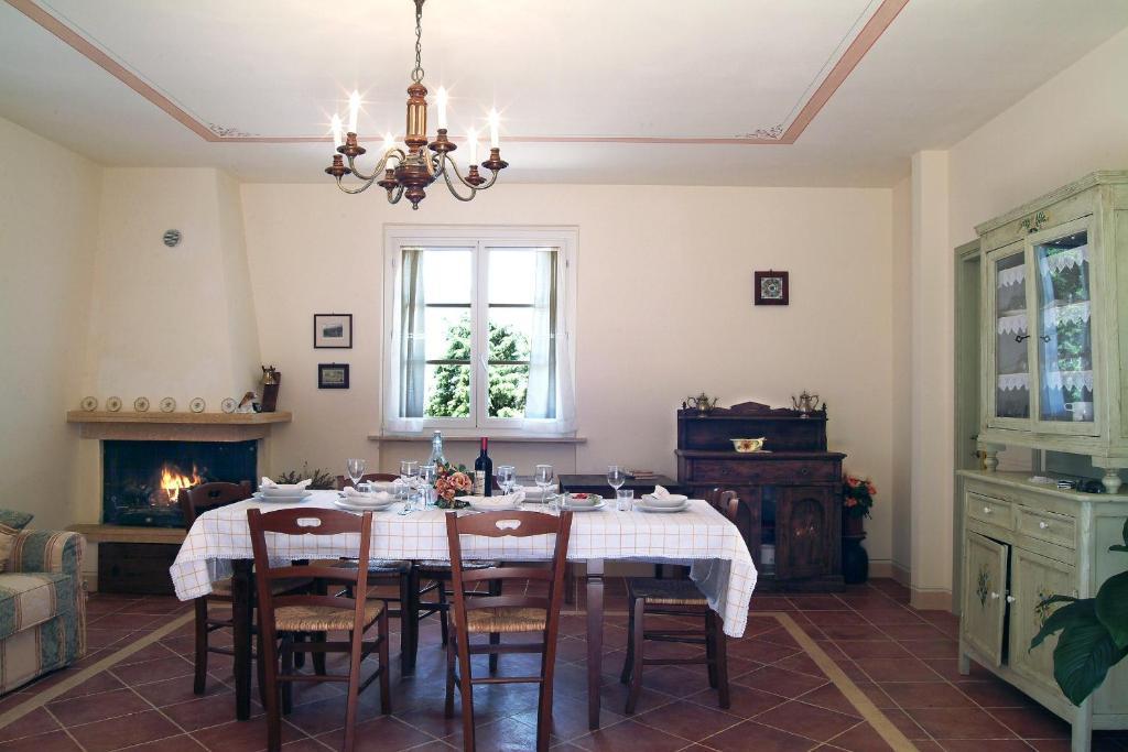 San Giovanni Al Monte Collazzone Room photo